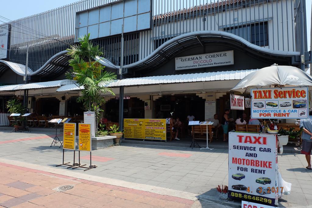 Piccolo Restaurant And Wisma tamu Pattaya